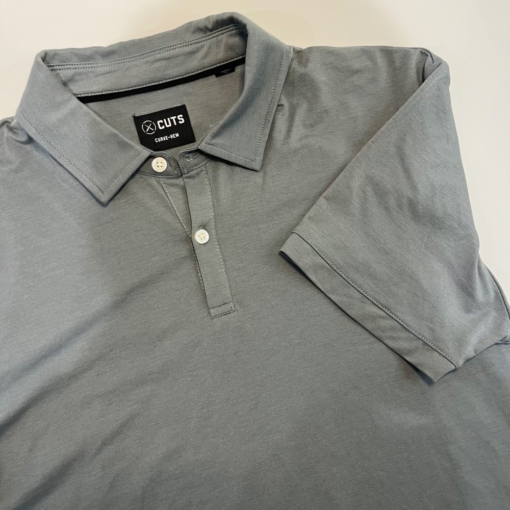 CUTS‎ Curve Hem Men's Polo Shirt Medium Gray Short Sleeve Golf Casual Preppy